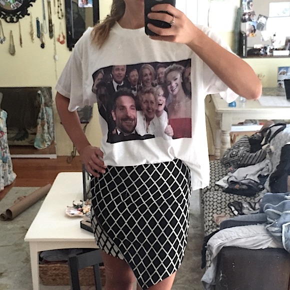 Oscar group celeb selfie tee! Size small-fits big - Picture 3 of 4